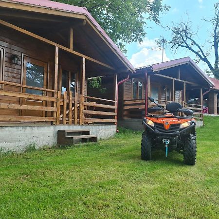Cabanutele Din Lemn Villa Chiscau Bagian luar foto