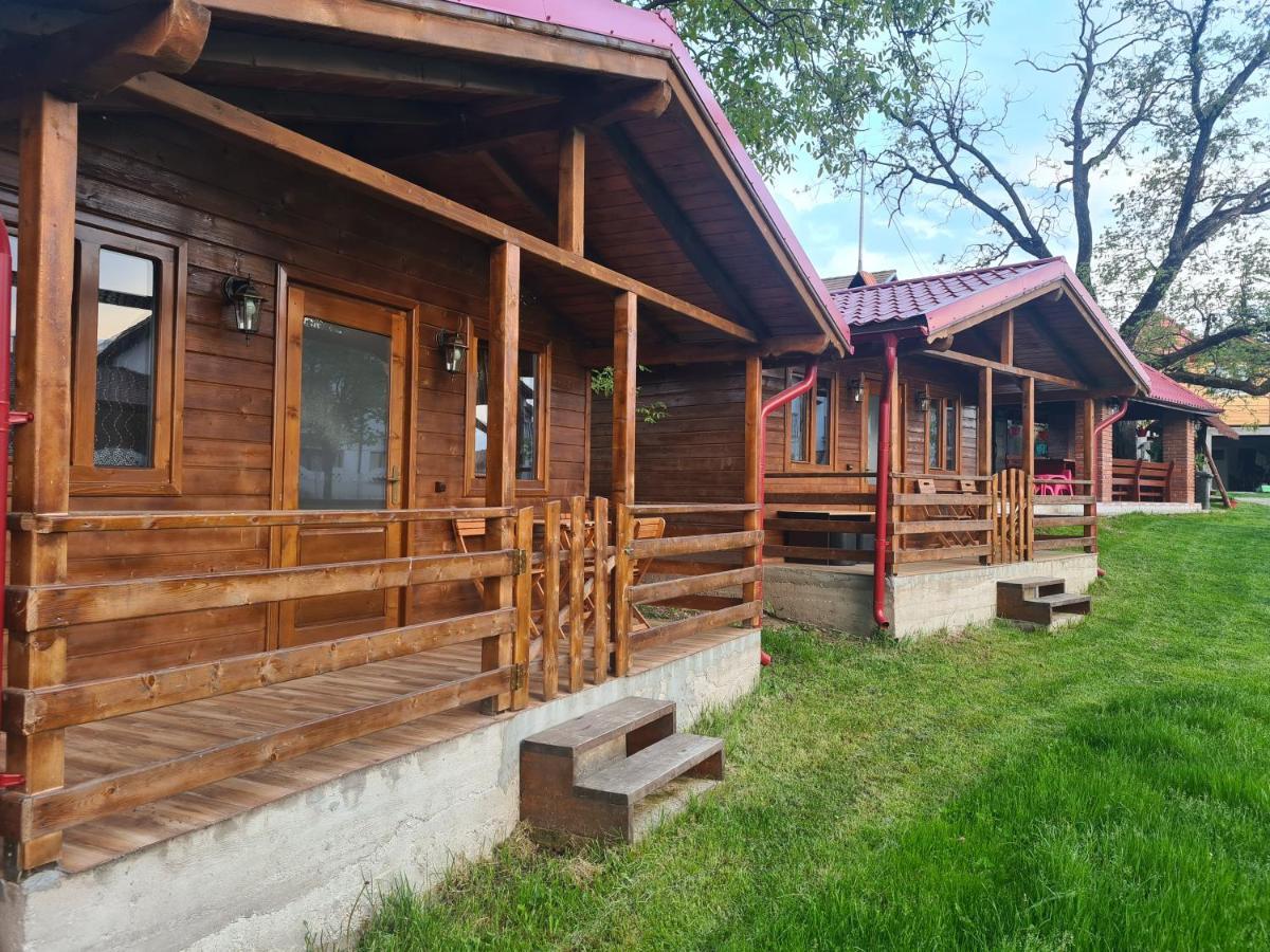 Cabanutele Din Lemn Villa Chiscau Bagian luar foto